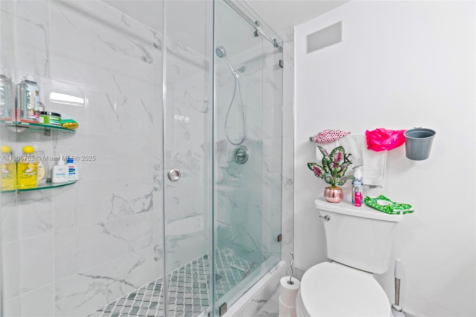 SEA AIR TOWERS CONDO · #716 in Hollywood - Photo 22