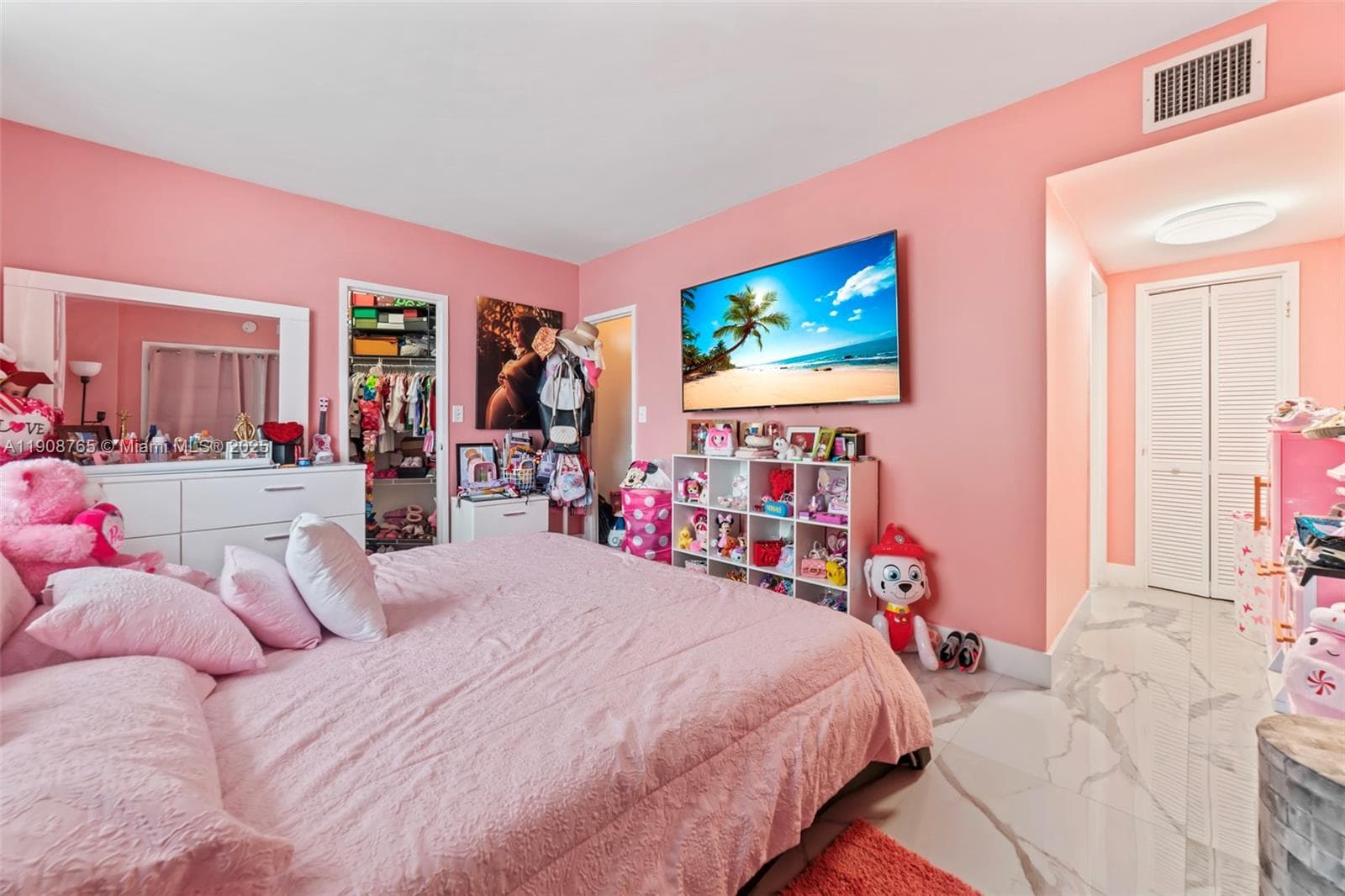 SEA AIR TOWERS CONDO · #716 in Hollywood - Photo 20