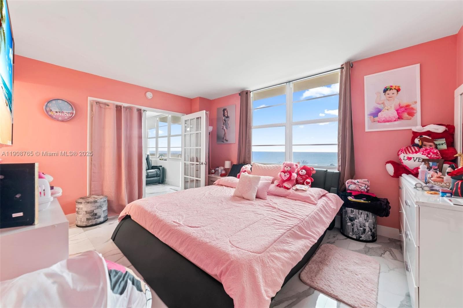 SEA AIR TOWERS CONDO · #716 in Hollywood - Photo 19