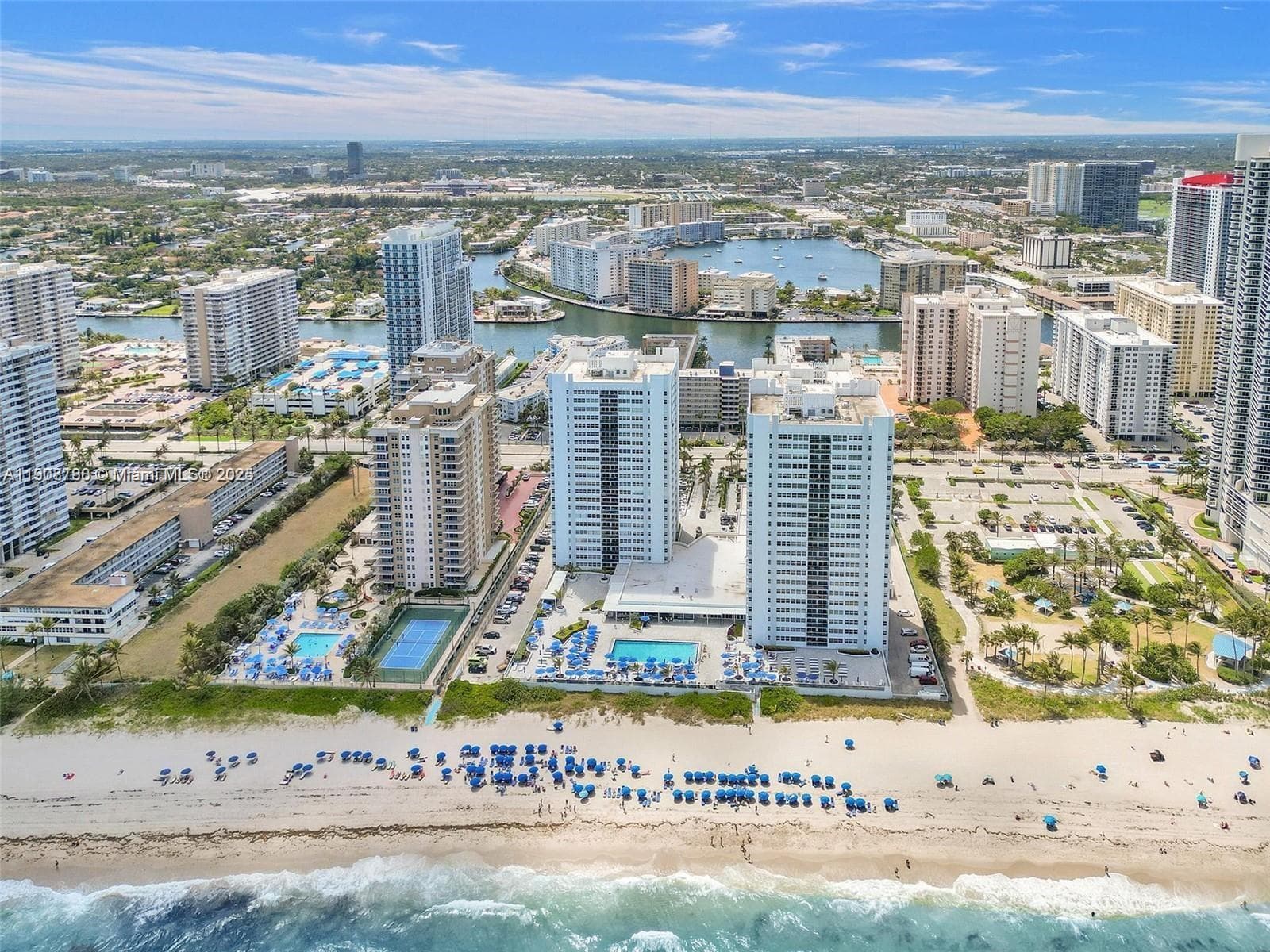 LA MER ESTATES EAST CONDO · #607 in Hallandale Beach - Photo 2