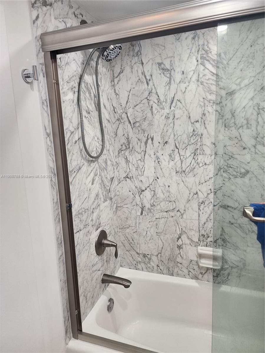 LA MER ESTATES EAST CONDO · #607 in Hallandale Beach - Photo 17