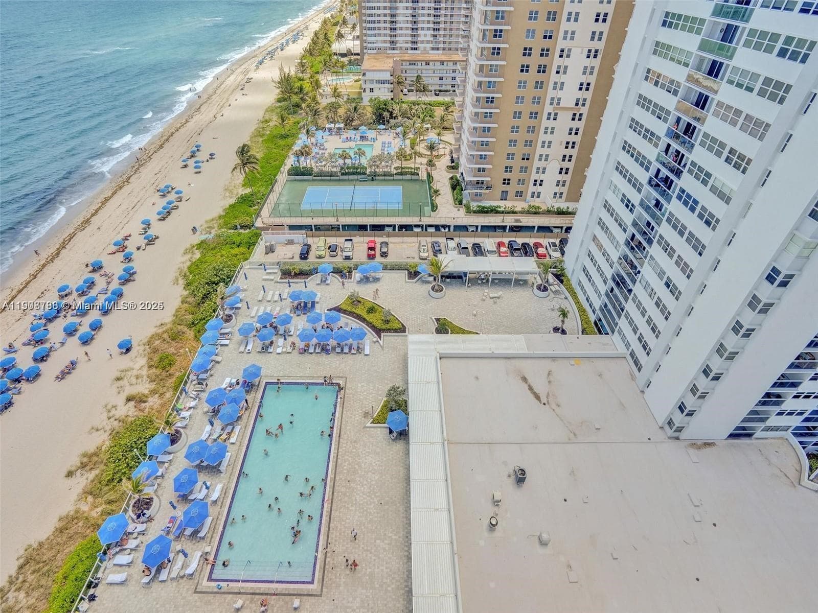 LA MER ESTATES EAST CONDO · #607 in Hallandale Beach - Photo 3