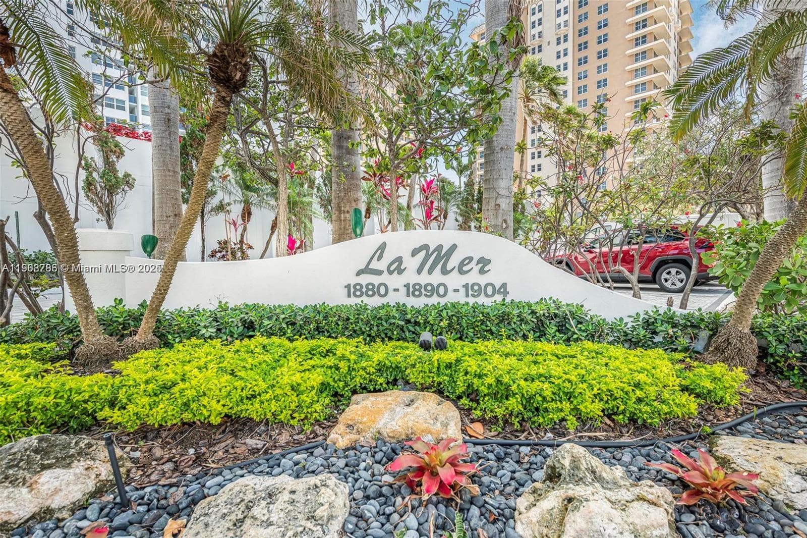 LA MER ESTATES EAST CONDO · #607 in Hallandale Beach - Photo 1