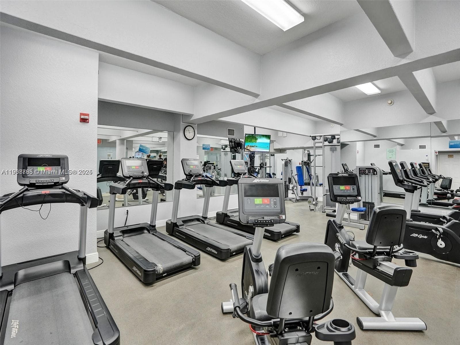 LA MER ESTATES EAST CONDO · #607 in Hallandale Beach - Photo 24