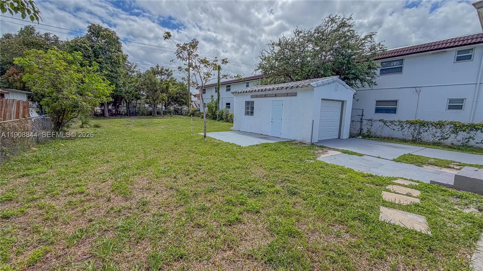 2462 Johnson St photo 28