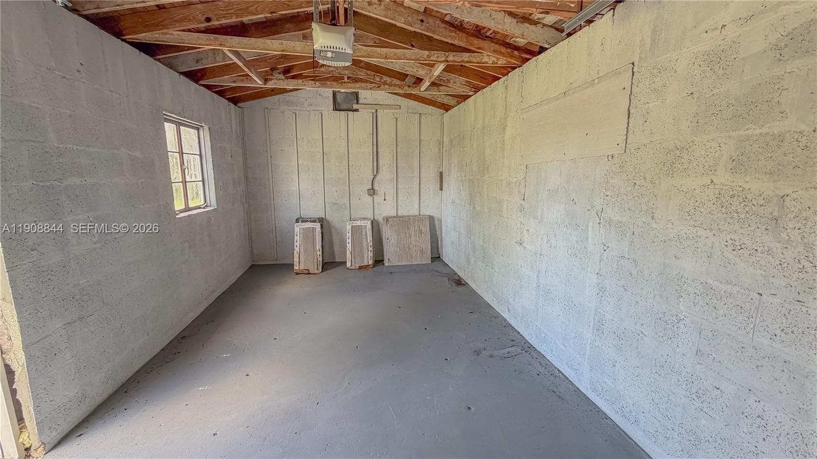 2462 Johnson St photo 30