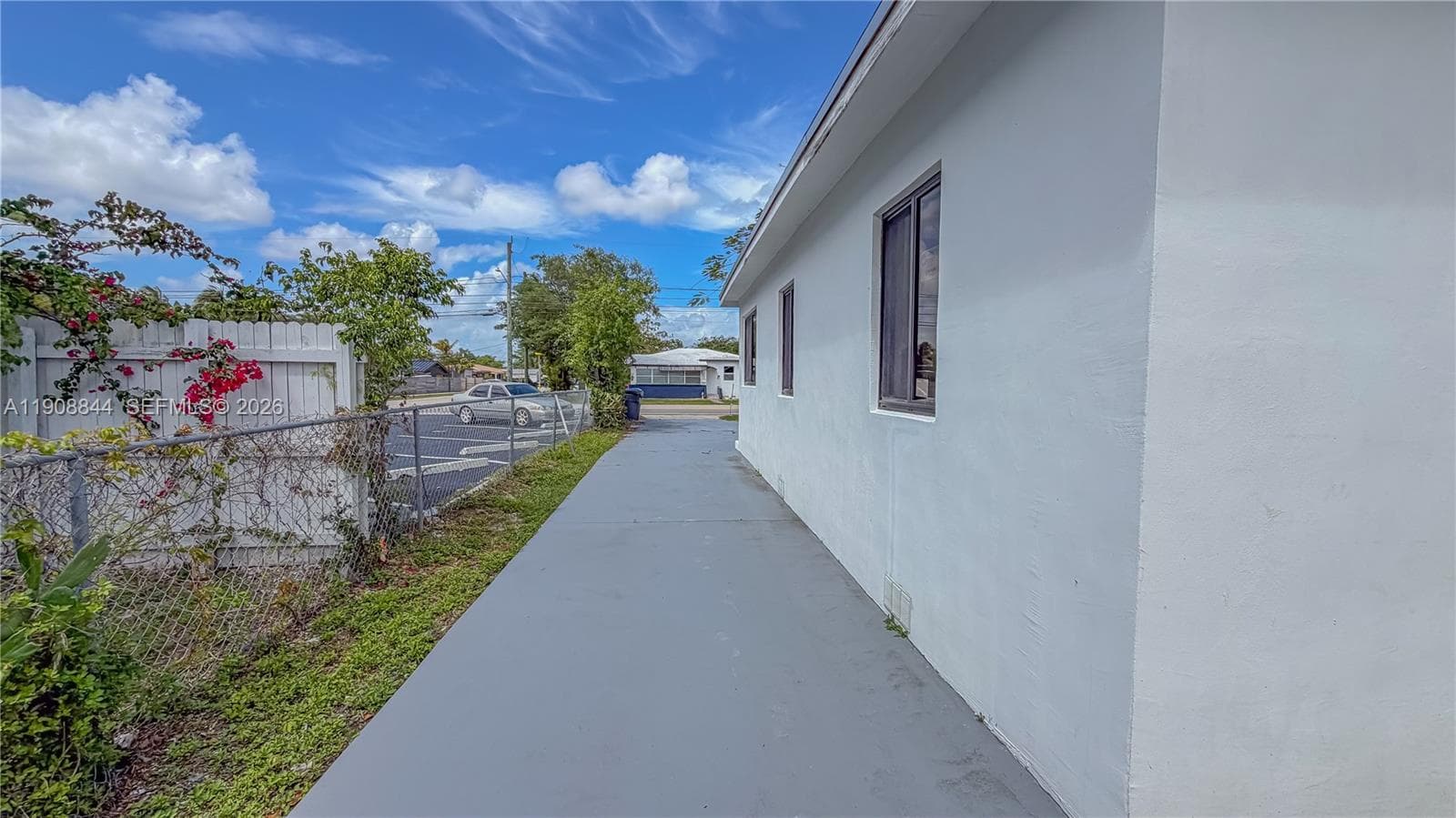 2462 Johnson St photo 31
