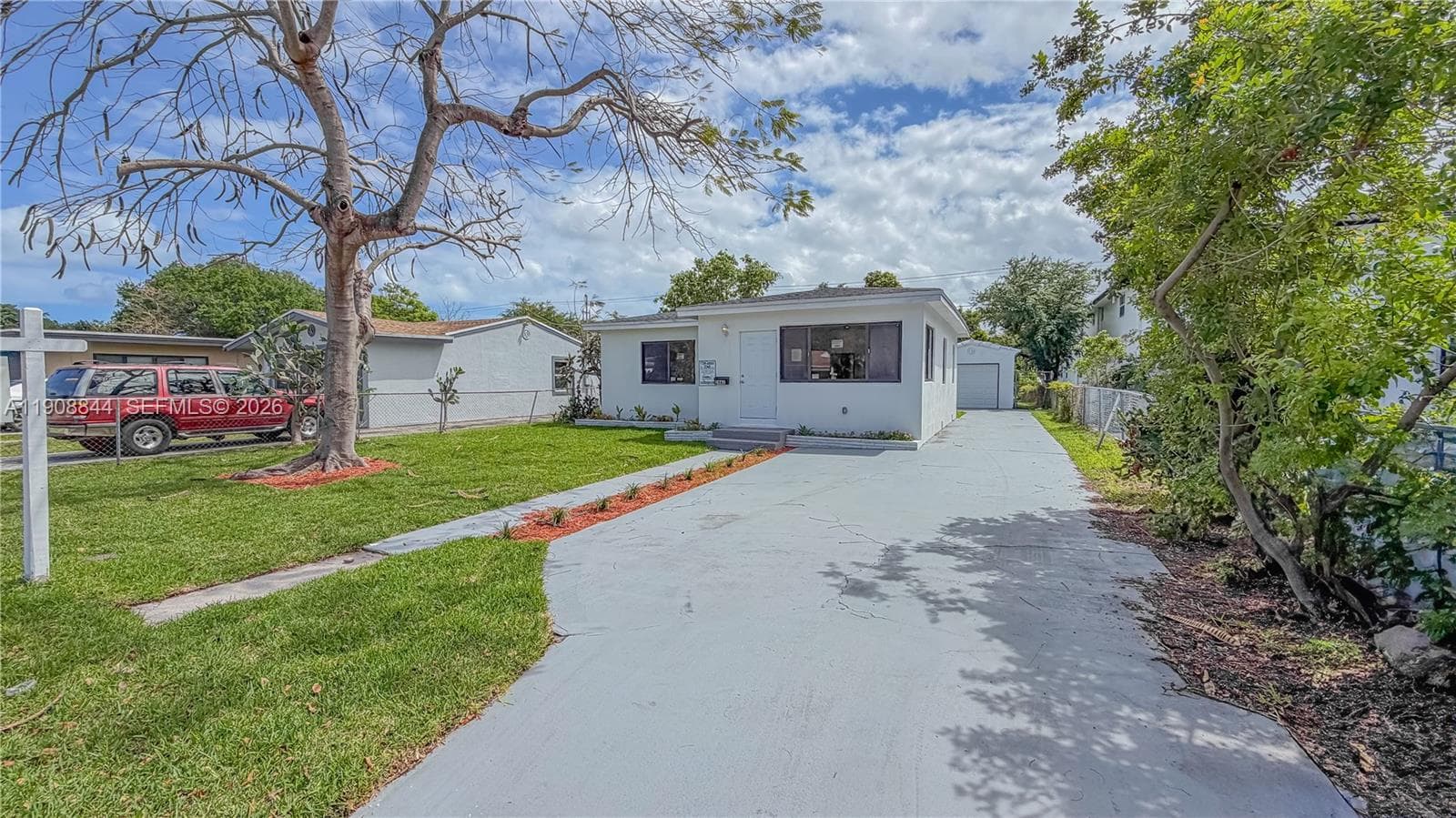 2462 Johnson St photo 8