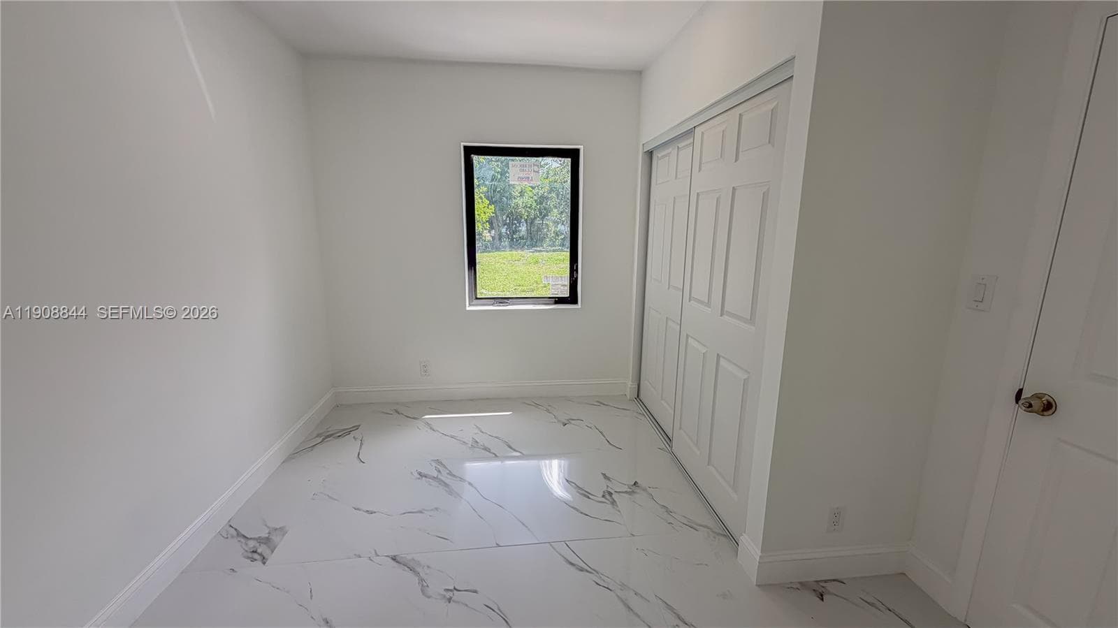 2462 Johnson St photo 21