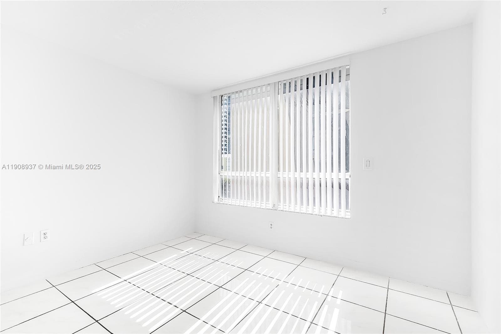 CAPOMAR CONDO · #307 in Miami Beach - Photo 23
