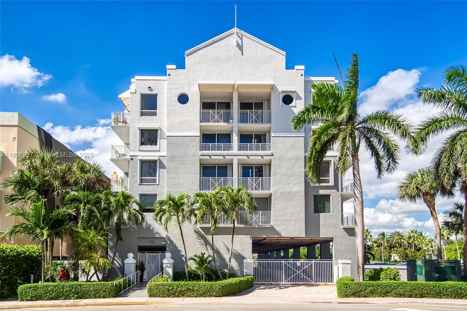 CAPOMAR CONDO · #307 in Miami Beach - Photo 34