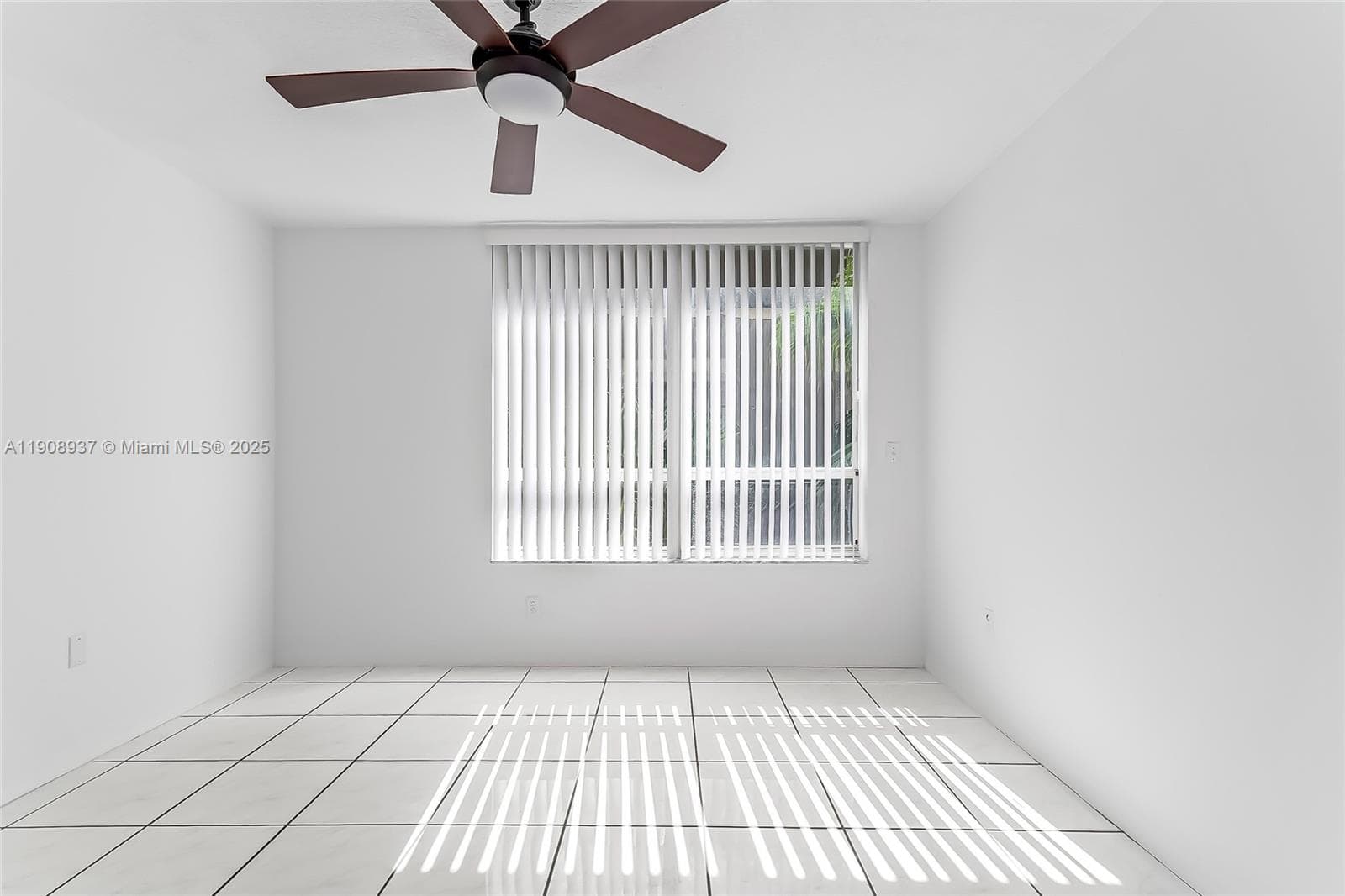 CAPOMAR CONDO · #307 in Miami Beach - Photo 15