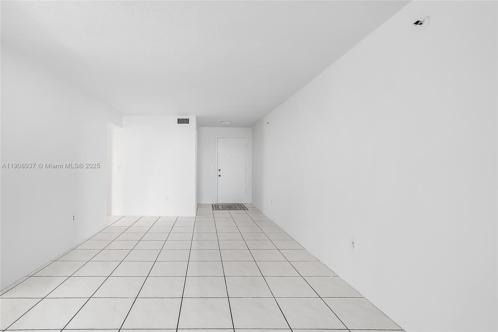 CAPOMAR CONDO · #307 in Miami Beach - Photo 11