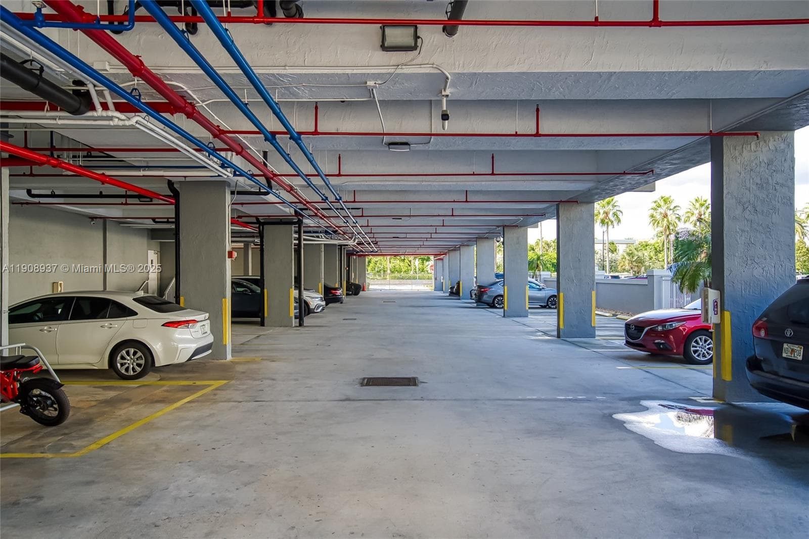 CAPOMAR CONDO · #307 in Miami Beach - Photo 31