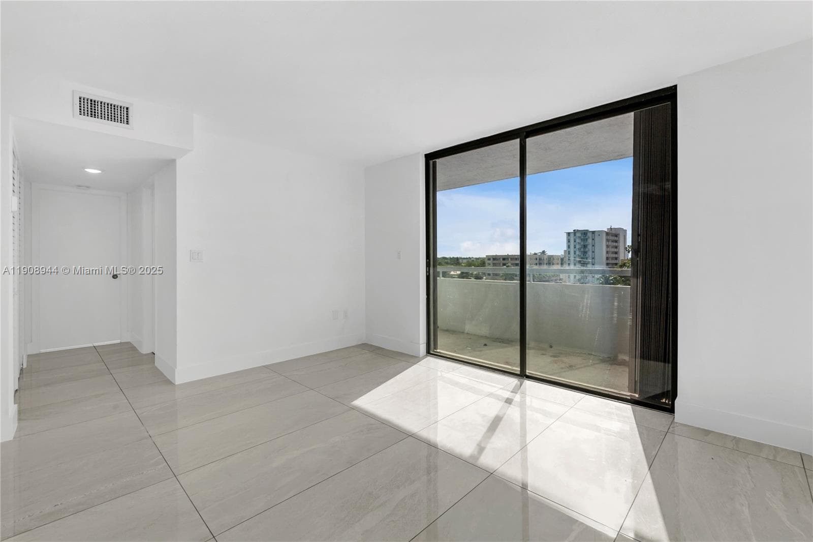 PARKVIEW PLAZA CONDO · #513 in Miami Beach - Photo 17