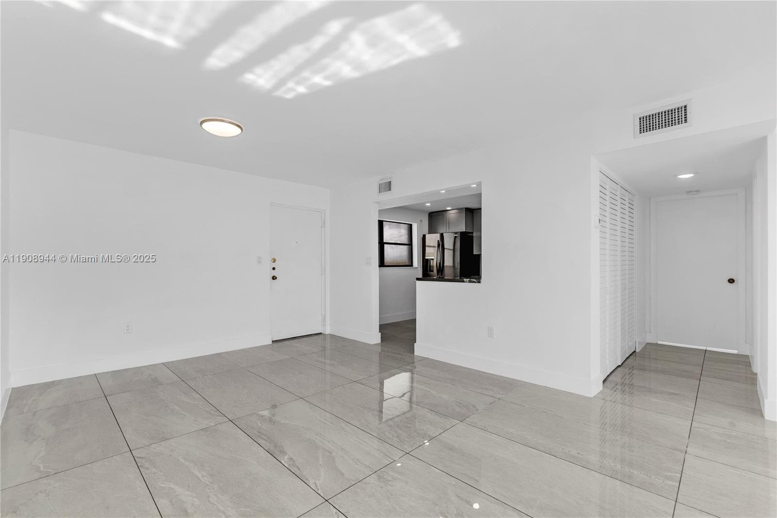 PARKVIEW PLAZA CONDO · #513 in Miami Beach - Photo 16