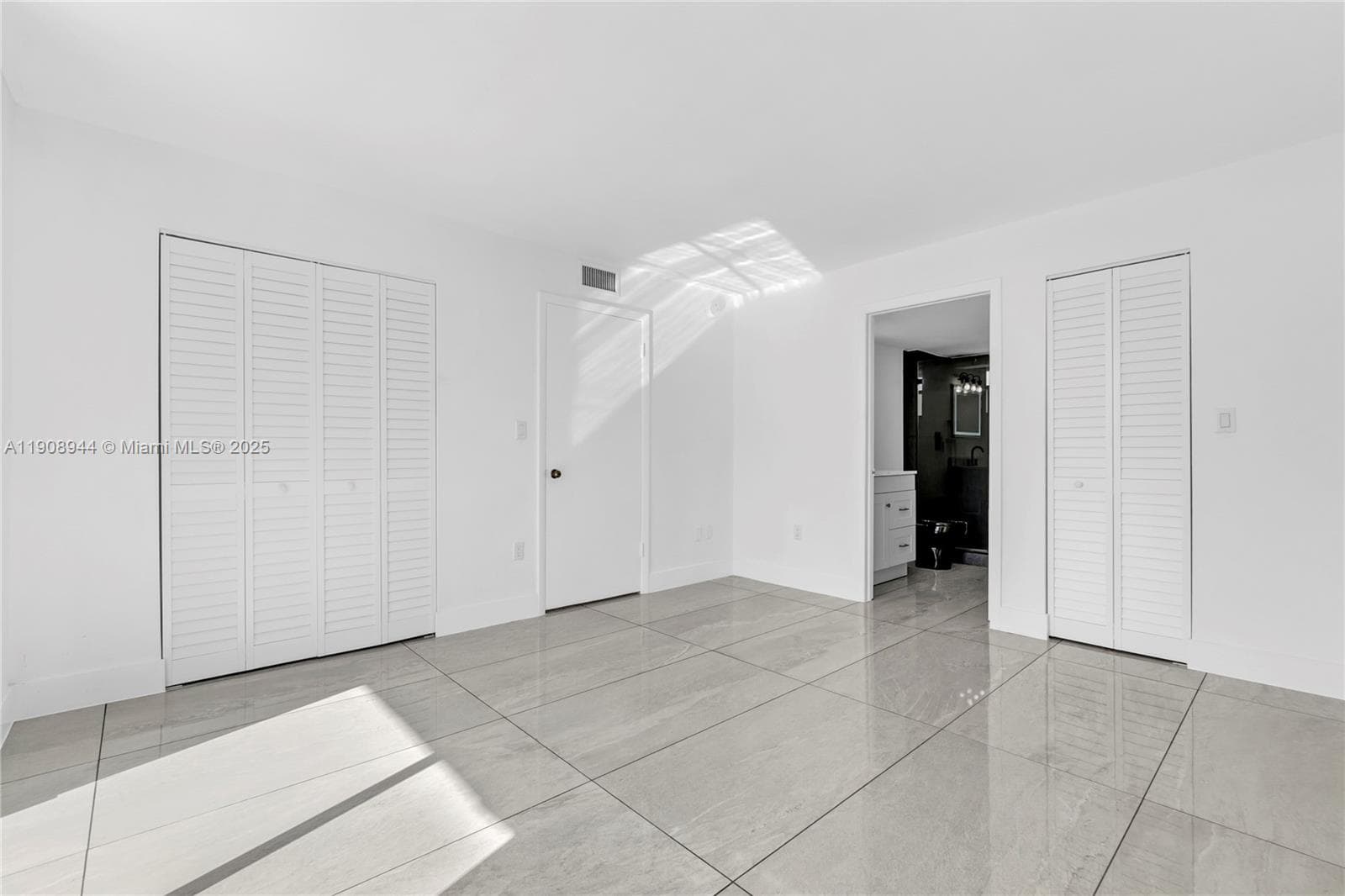 PARKVIEW PLAZA CONDO · #513 in Miami Beach - Photo 10