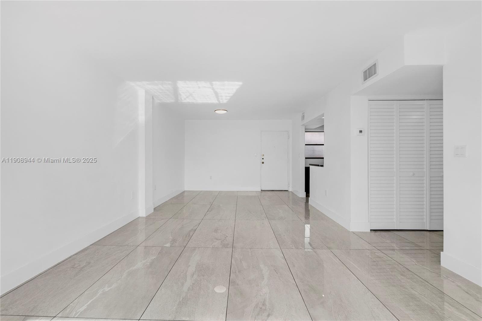 PARKVIEW PLAZA CONDO · #513 in Miami Beach - Photo 18