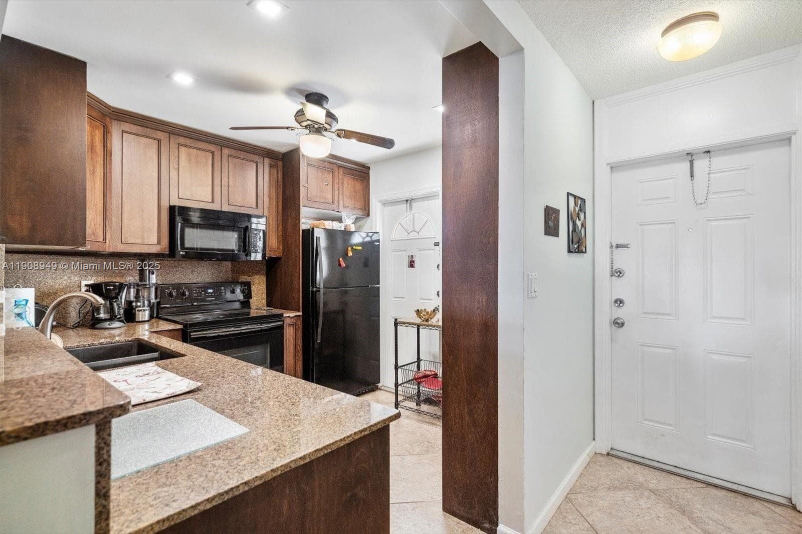 MEADOWBROOK TOWERS CONDO · #105 in Hallandale Beach - Photo 11