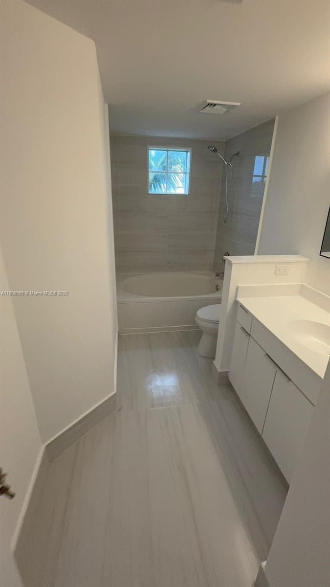 Porto Bellagio · #1617 in Sunny Isles Beach - Photo 13