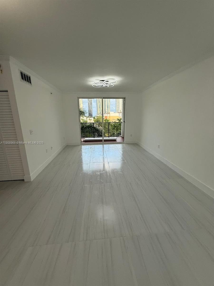 Porto Bellagio · #1617 in Sunny Isles Beach - Photo 8