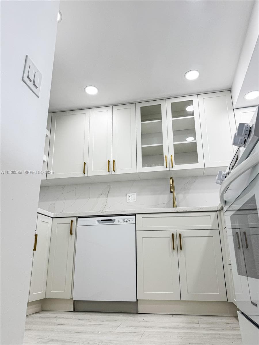 PARKER TOWER CONDO · #2403 in Hallandale Beach - Photo 23
