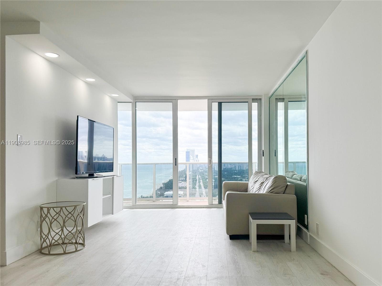 PARKER TOWER CONDO · #2403 in Hallandale Beach - Photo 2
