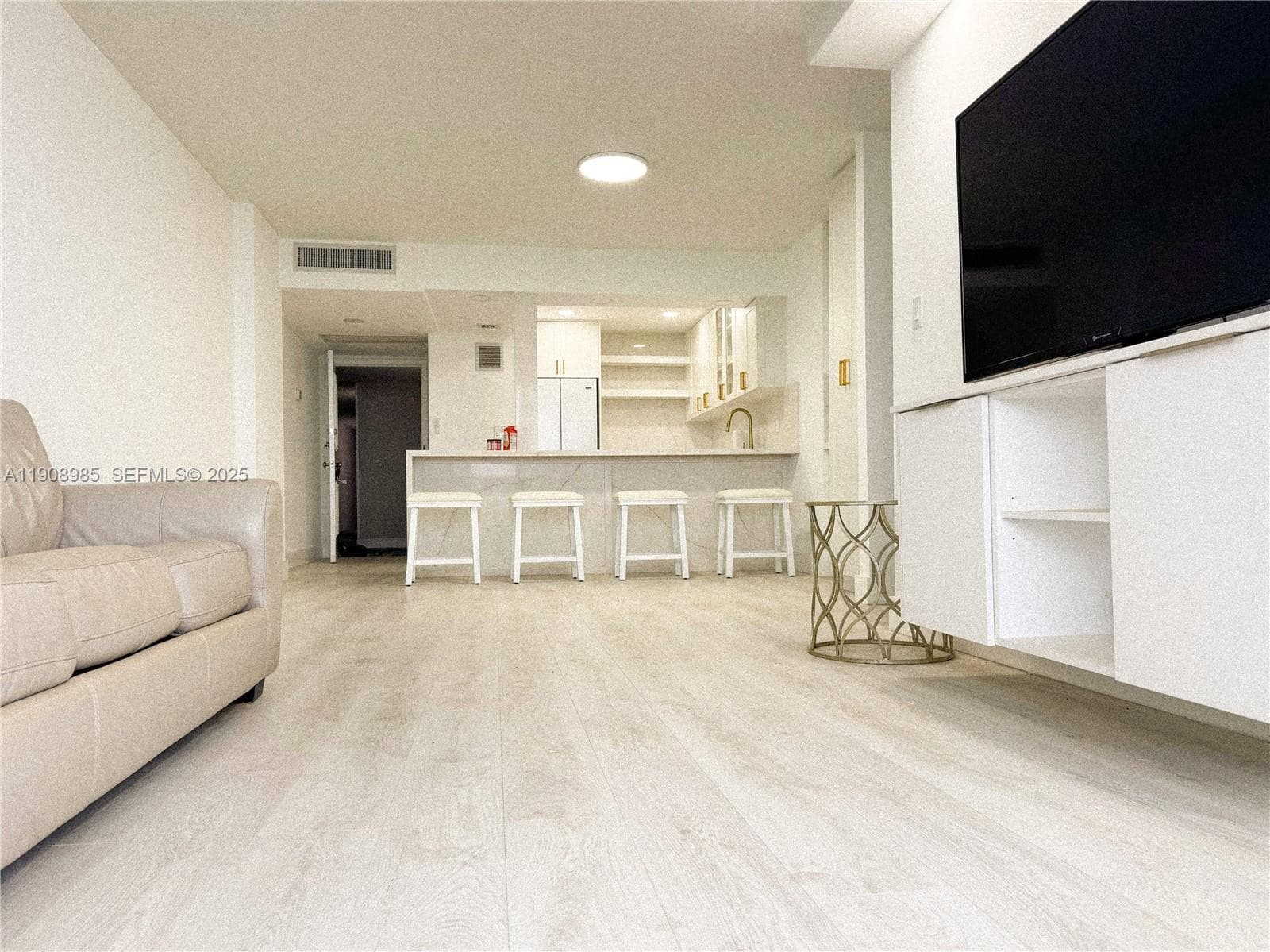 PARKER TOWER CONDO · #2403 in Hallandale Beach - Photo 3