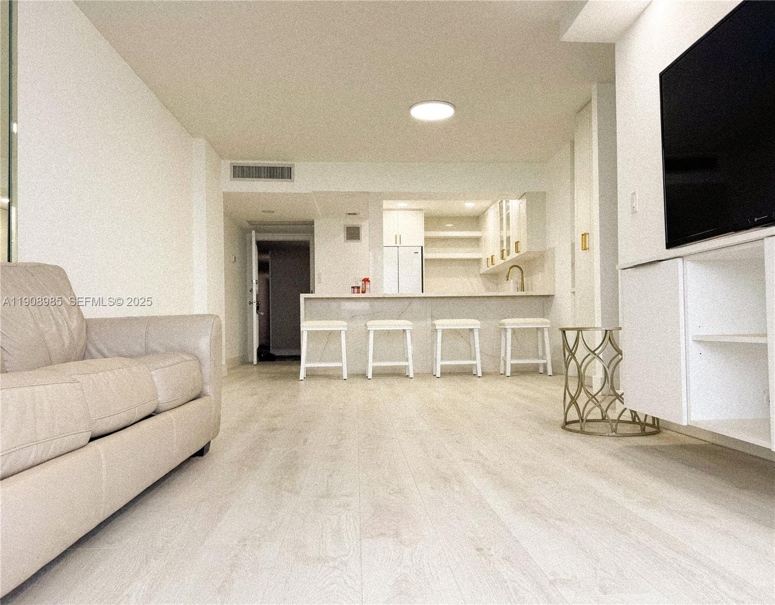 PARKER TOWER CONDO · #2403 in Hallandale Beach - Photo 1