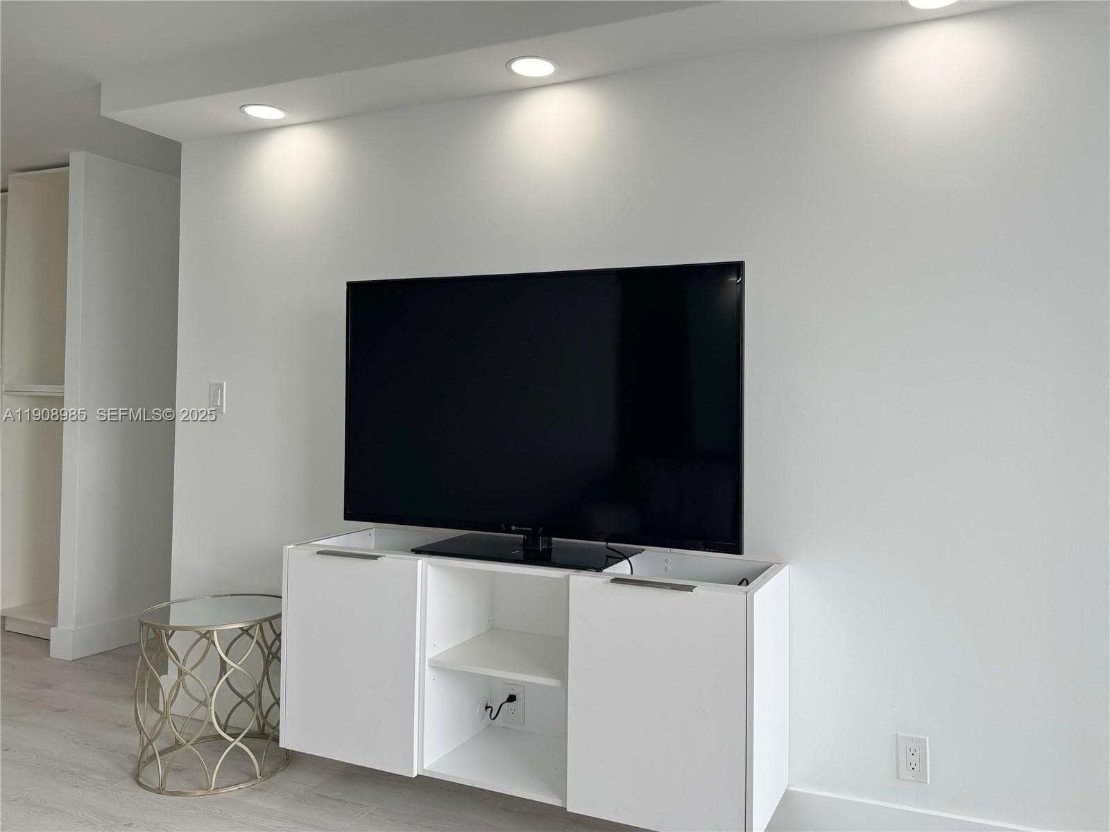 PARKER TOWER CONDO · #2403 in Hallandale Beach - Photo 9