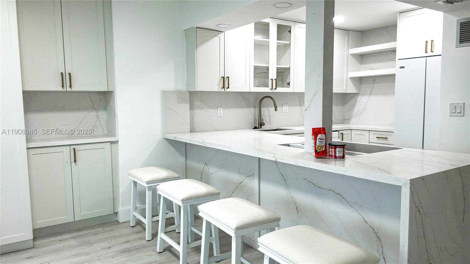 PARKER TOWER CONDO · #2403 in Hallandale Beach - Photo 14