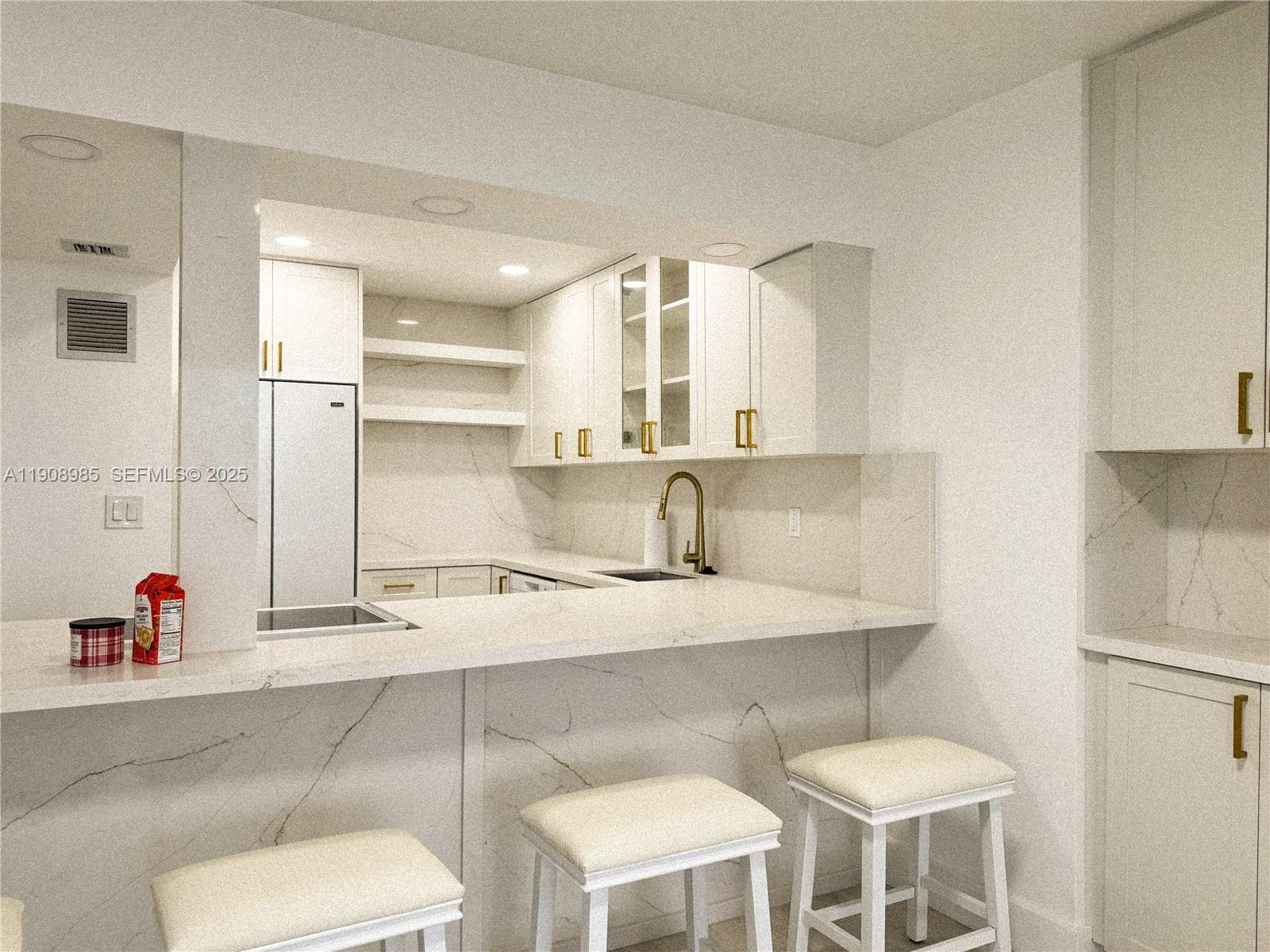 PARKER TOWER CONDO · #2403 in Hallandale Beach - Photo 18