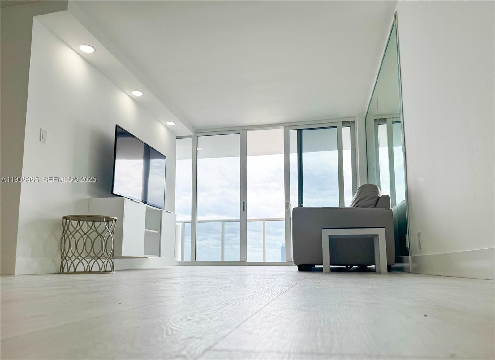 PARKER TOWER CONDO · #2403 in Hallandale Beach - Photo 4