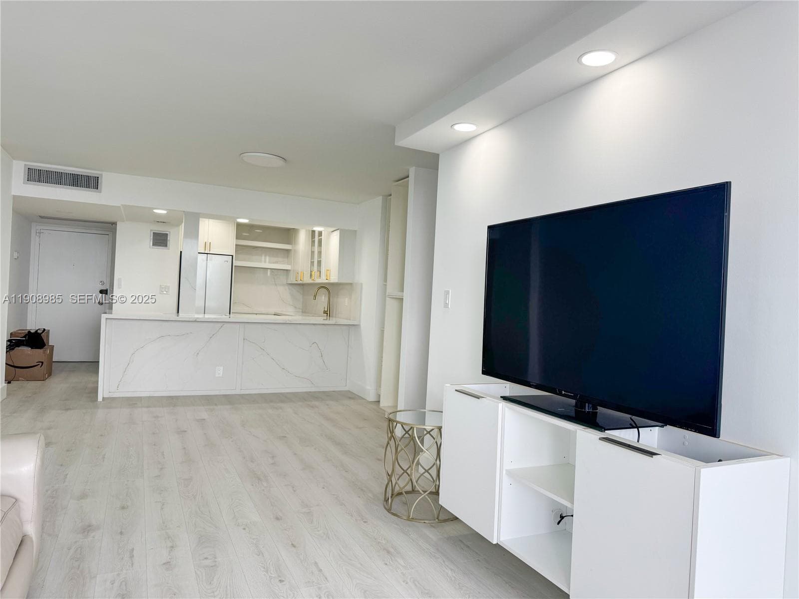 PARKER TOWER CONDO · #2403 in Hallandale Beach - Photo 8