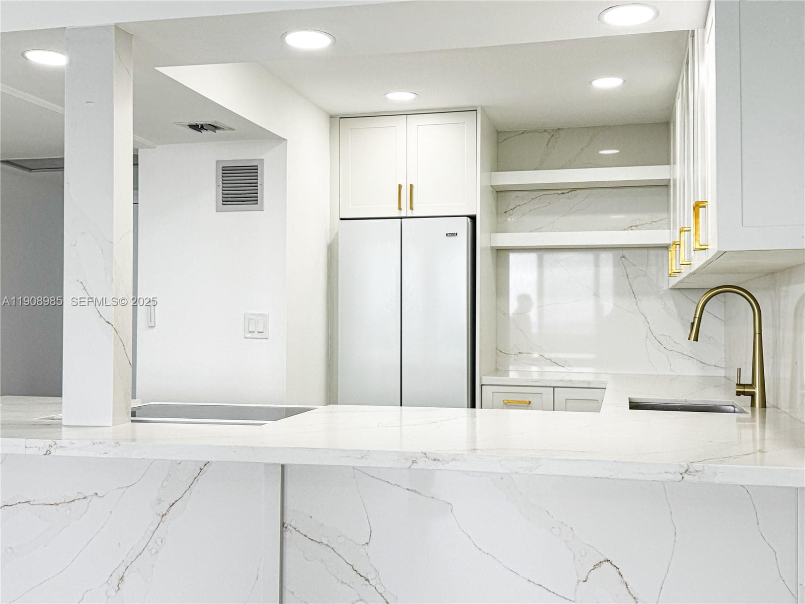 PARKER TOWER CONDO · #2403 in Hallandale Beach - Photo 21