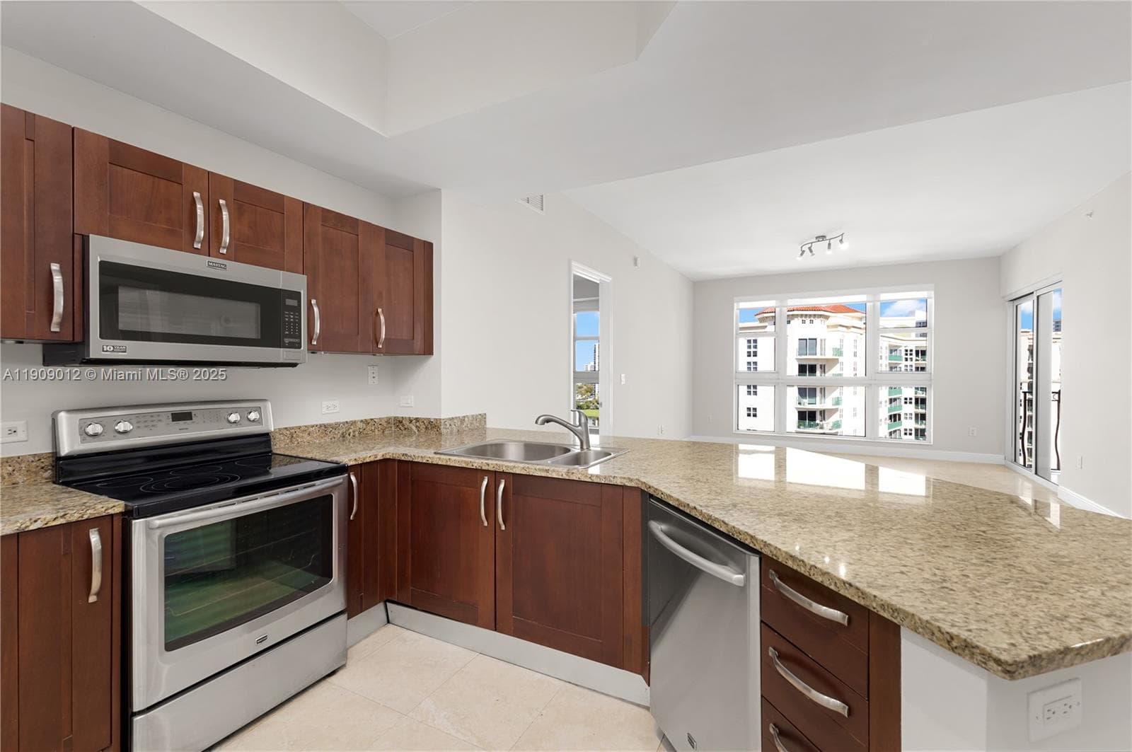 Turnberry Village South T · #PH18 in Aventura - Photo 9