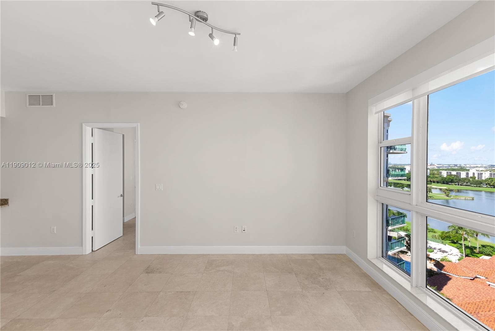 Turnberry Village South T · #PH18 in Aventura - Photo 4