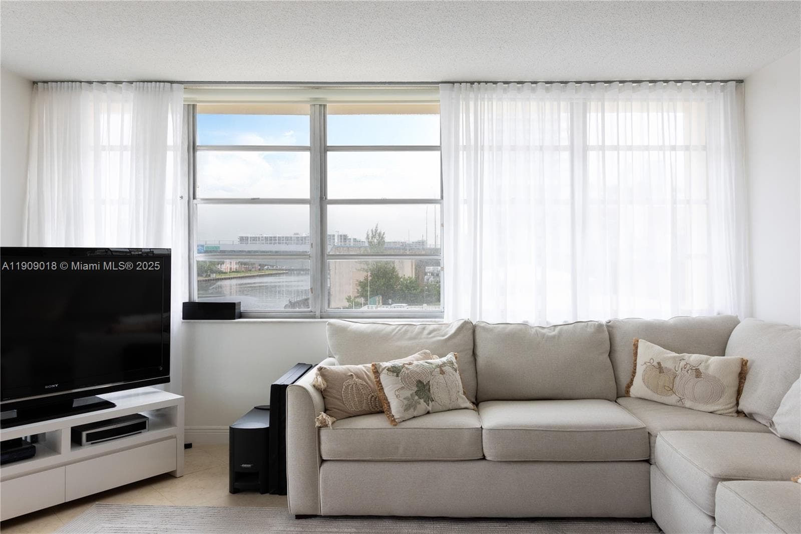 IMPERIAL TOWERS CONDO · #320 in Hallandale Beach - Photo 6