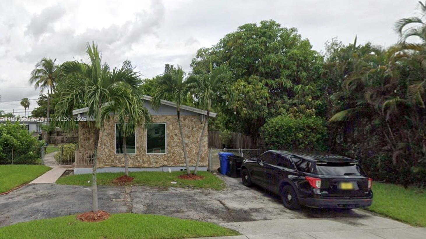 2821 NW 22nd St photo 2