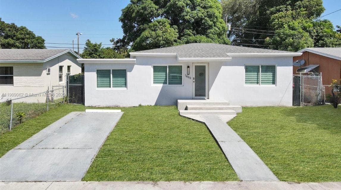 1499 NE 152nd St photo 1