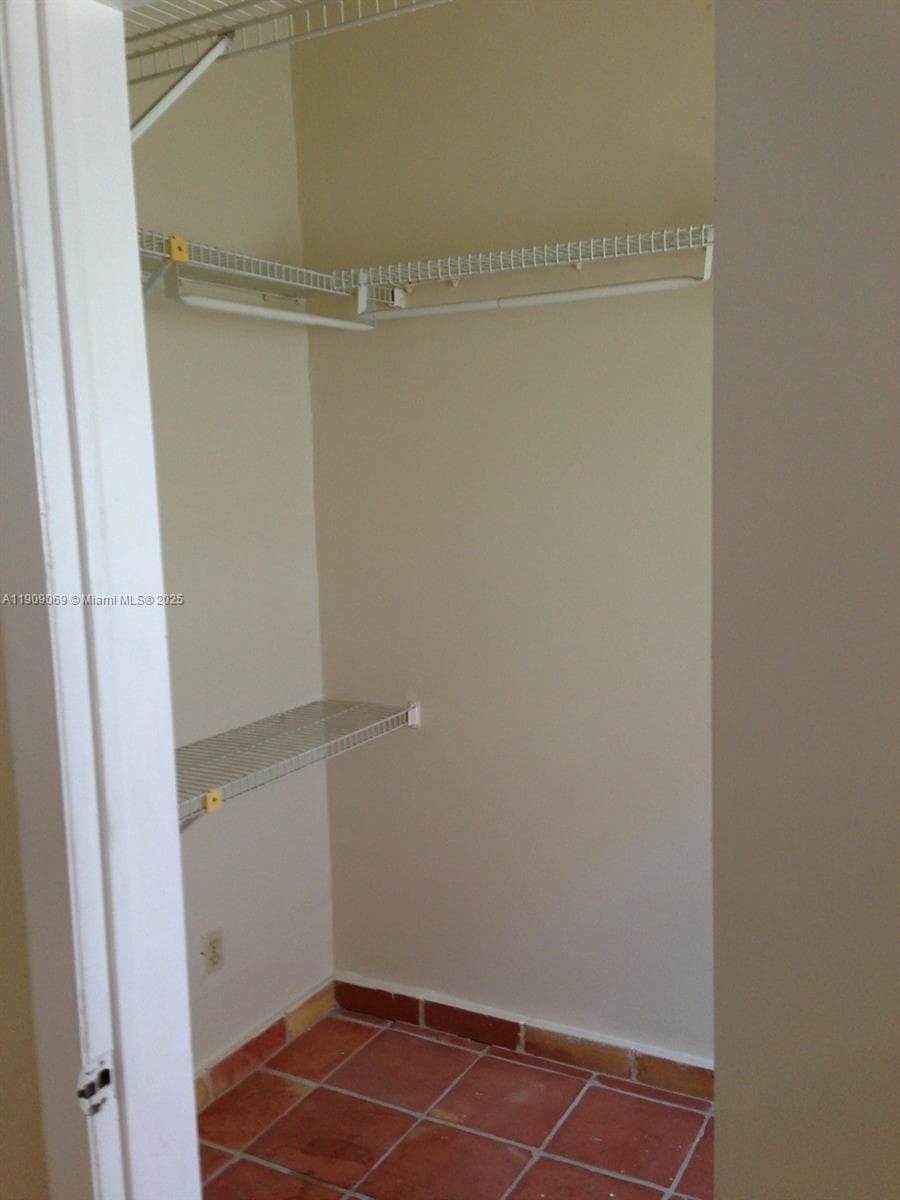 CARMEL VILLAS CONDO · #18 in Miami Beach - Photo 23