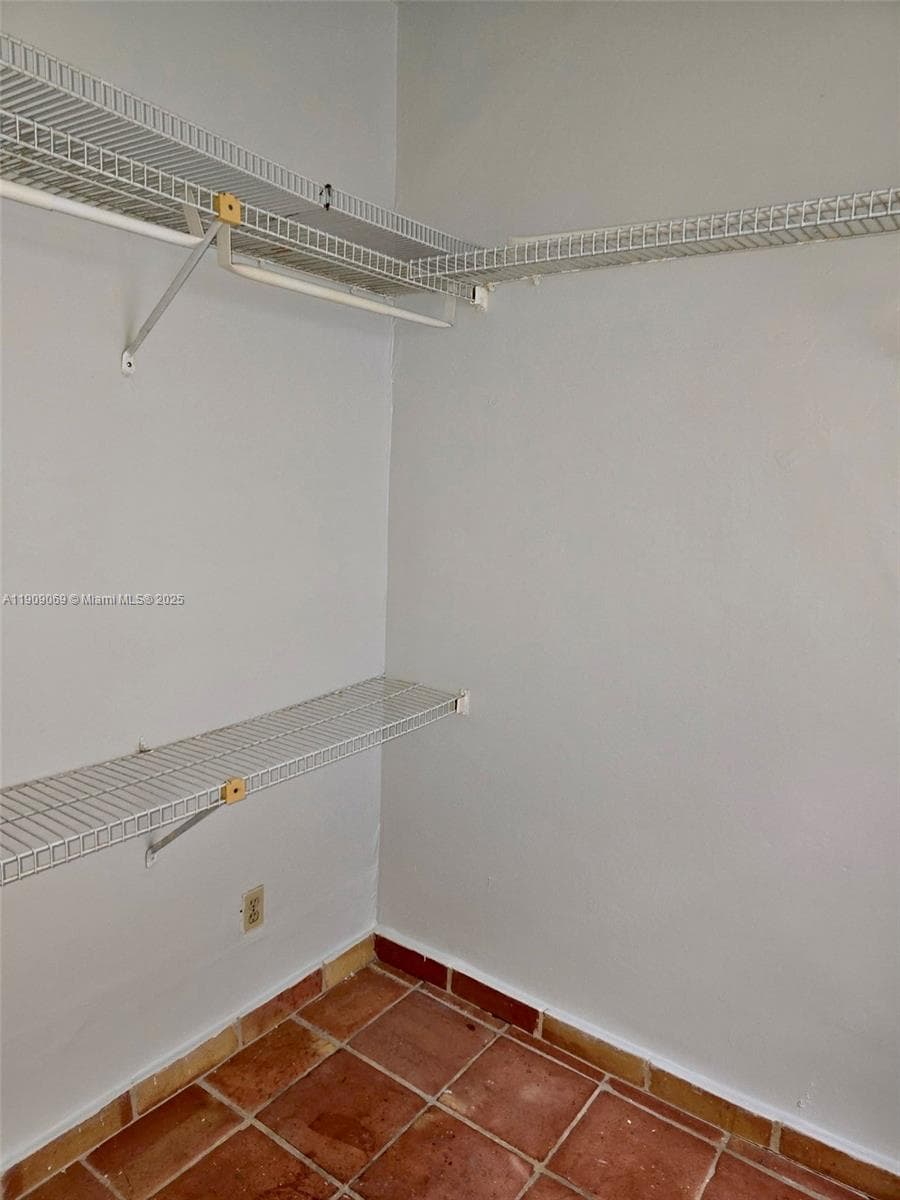 CARMEL VILLAS CONDO · #18 in Miami Beach - Photo 15