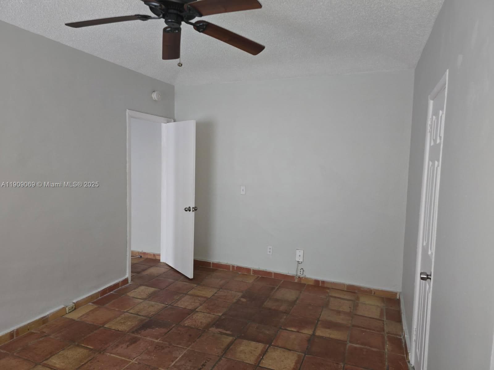 CARMEL VILLAS CONDO · #18 in Miami Beach - Photo 11