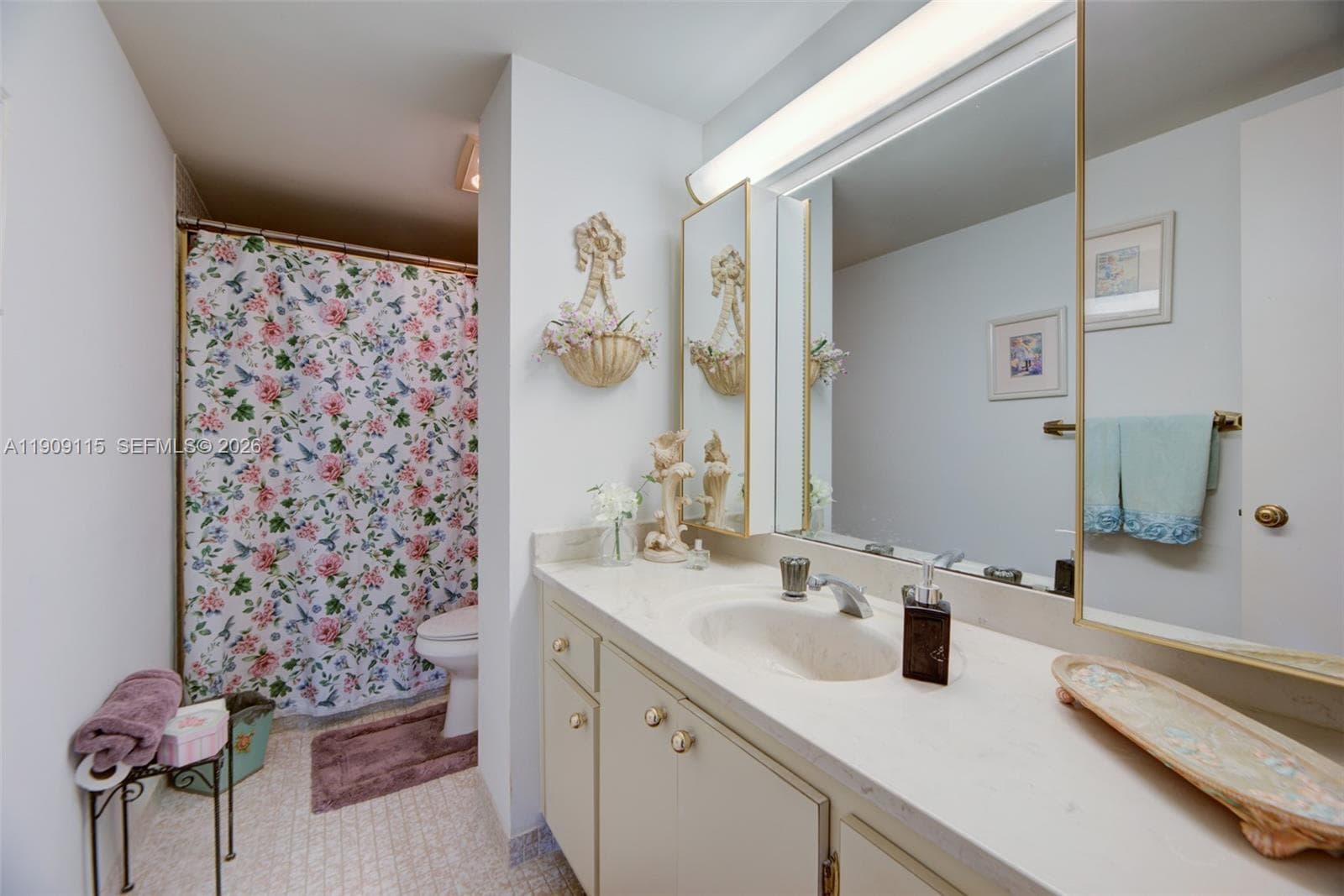 HILLCREST EAST · #212 in Hollywood - Photo 85