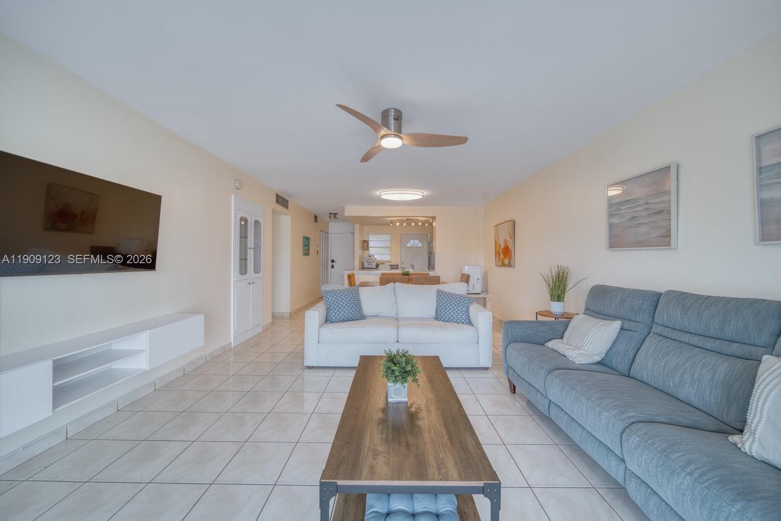 Huge primary suite featuring canal views and ample space for relaxation.