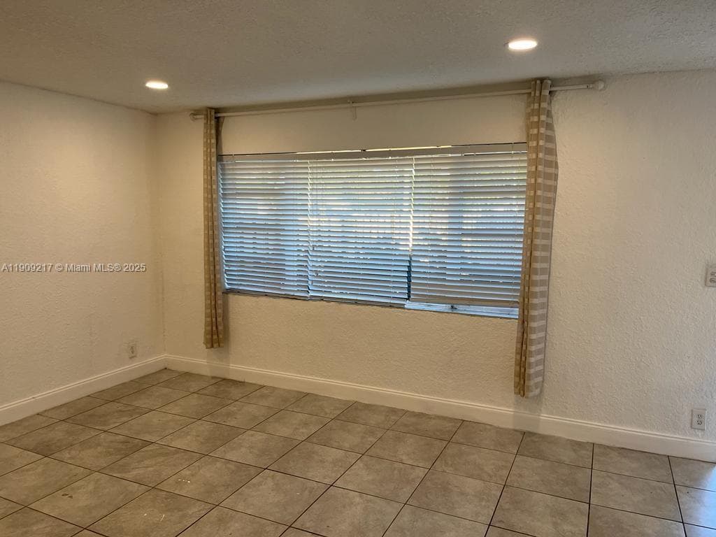 1625 NW 9th Ave #1625 photo 14