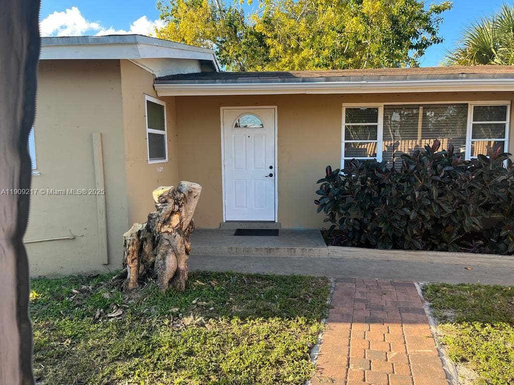 1625 NW 9th Ave #1625 photo 4