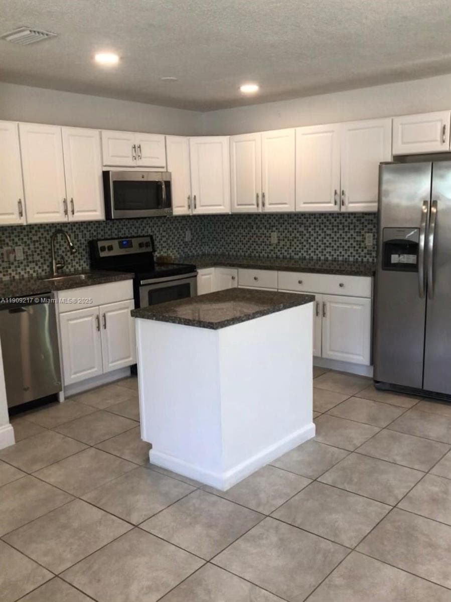 1625 NW 9th Ave #1625 photo 8