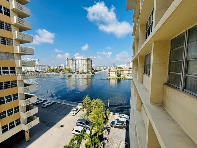 Imperial Towers · #622 in Hallandale Beach - Photo 4