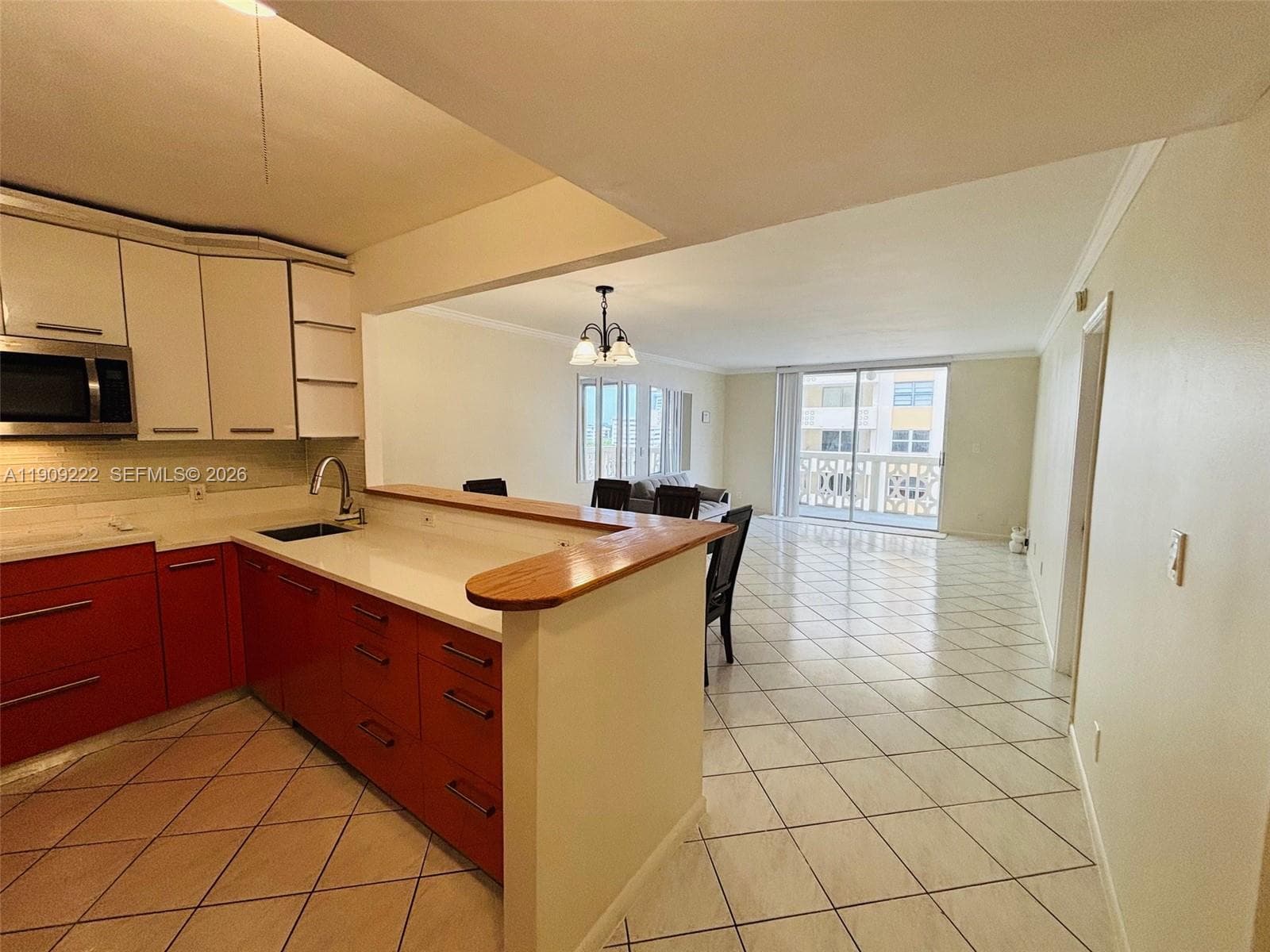 Imperial Towers · #622 in Hallandale Beach - Photo 8